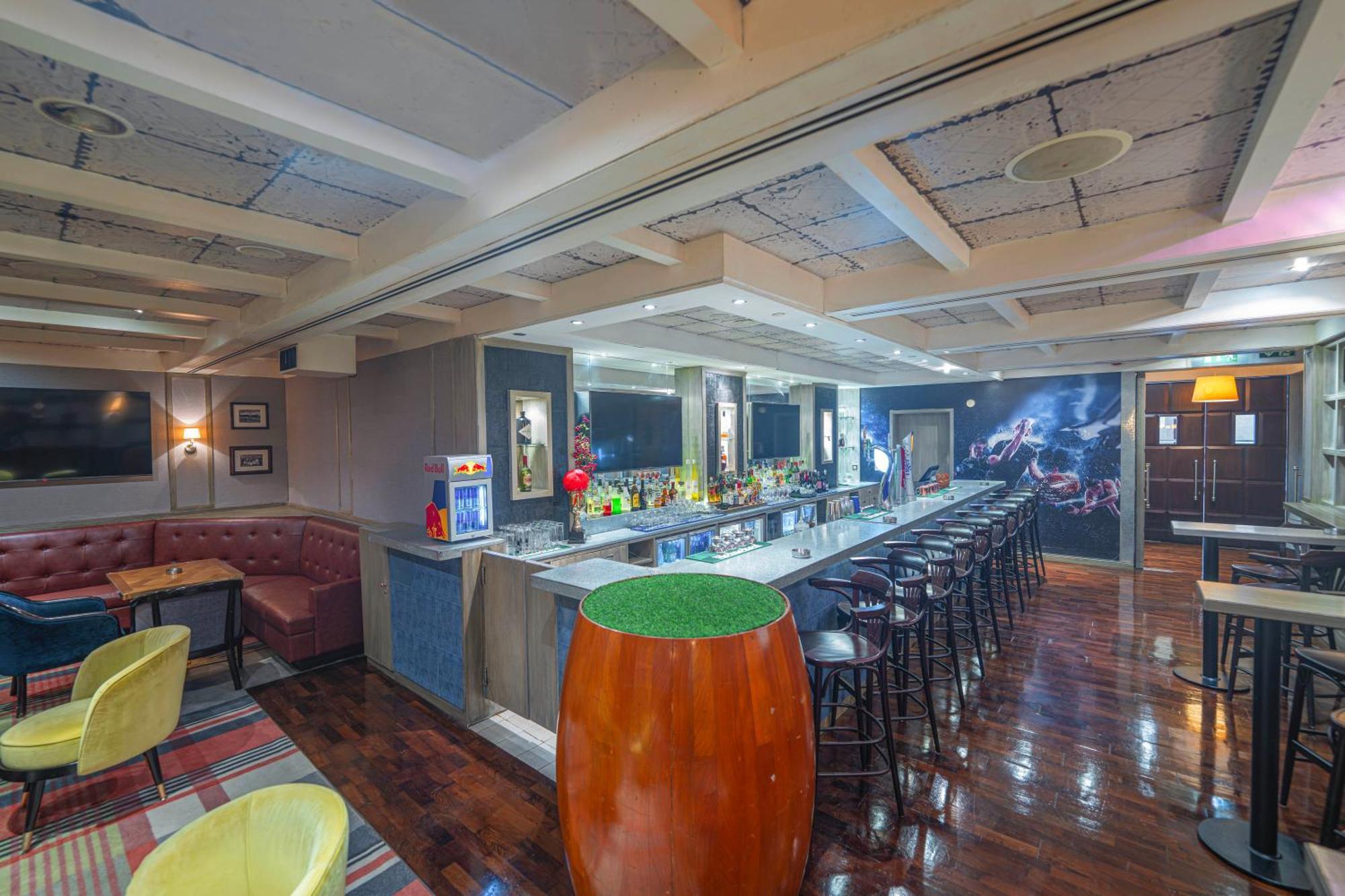 Hotel Hyatt Regency Dubai - Corniche Esterno foto The bar at the 1905 Club