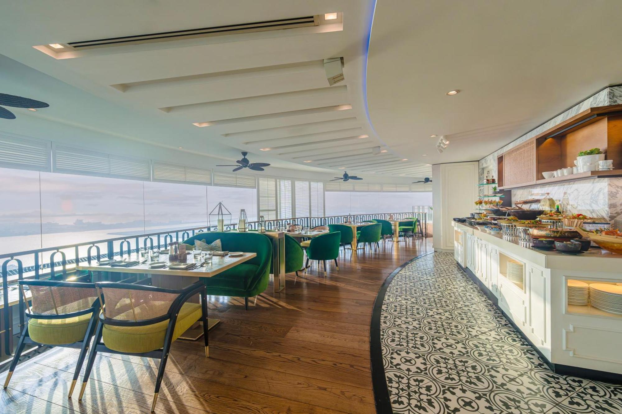 Hotel Hyatt Regency Dubai - Corniche Esterno foto The interior of the lounge