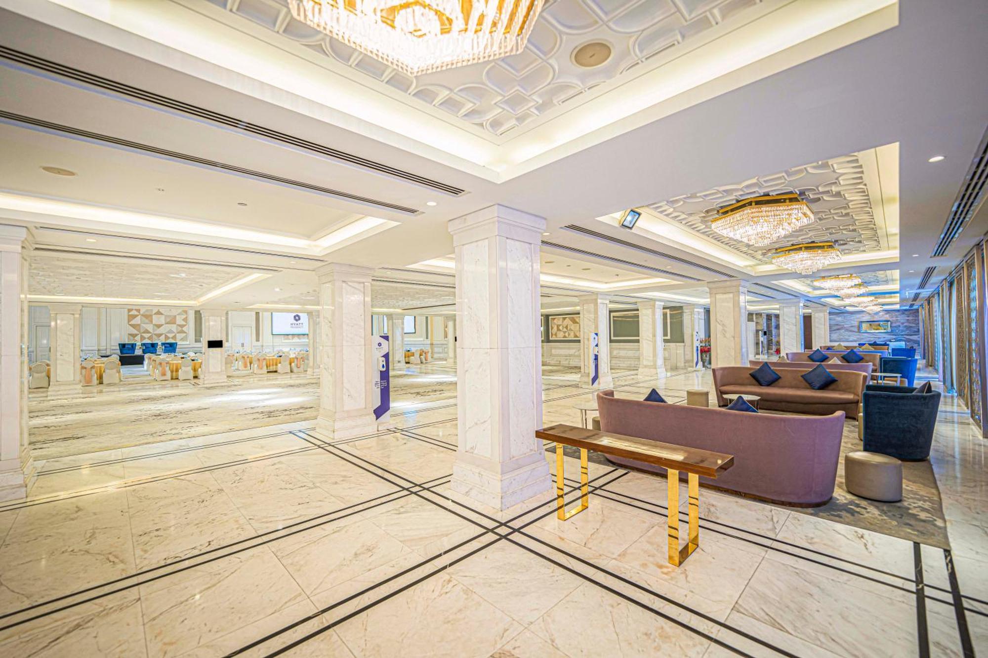 Hotel Hyatt Regency Dubai - Corniche Esterno foto Lobby