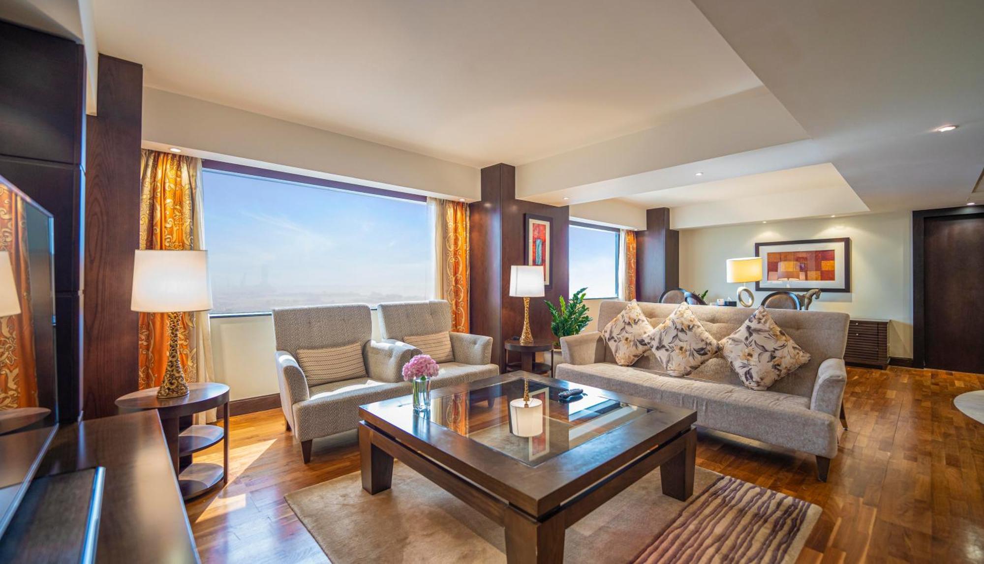 Hotel Hyatt Regency Dubai - Corniche Esterno foto A suite at the hotel